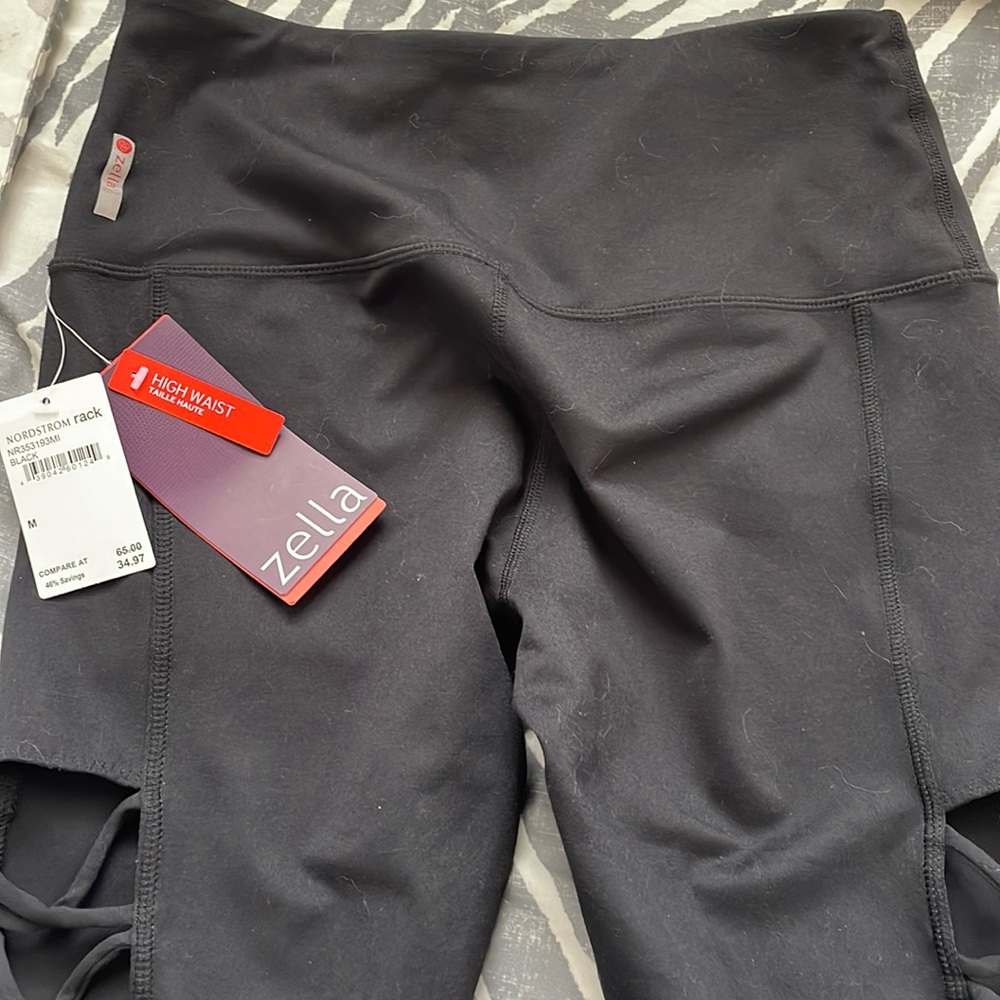 NWT Zella High Waist 7/8 Leggings Size M with Criss Cross side detail